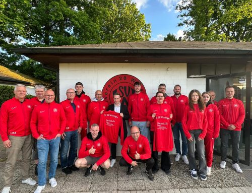 Einheitlicher Auftritt – Swiss Life Select stattet Wissinger Jugendbetreuer aus